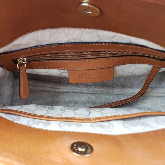 Michael Kors Hamilton Tote - Picture 13 of 15